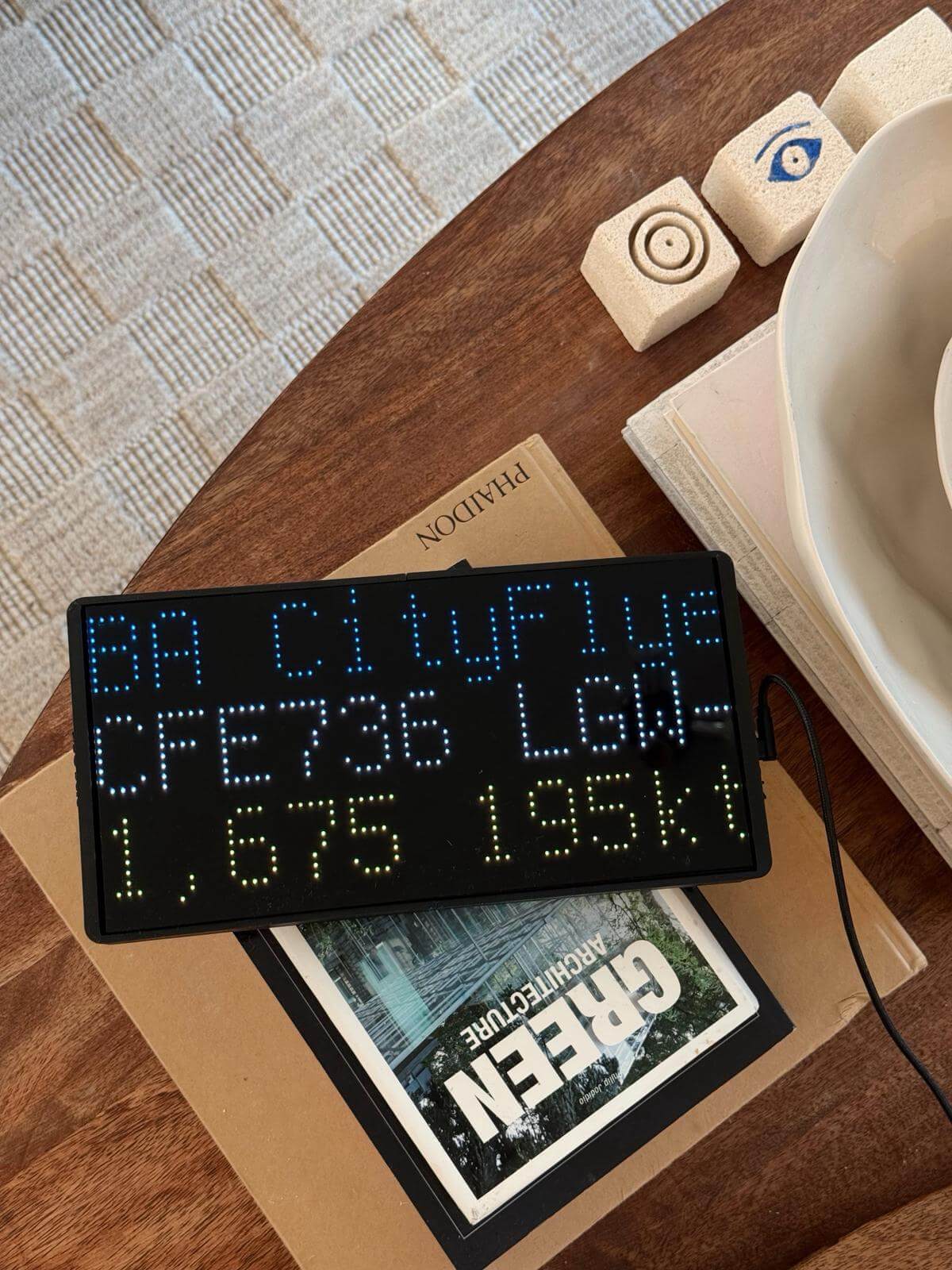 Review: Nearest Plane Device – A Simple but Addictive Bit of Kit for Avgeeks image